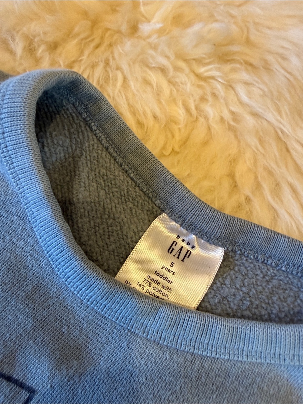 GAP Peace Mountain Sweatshirt 5T - Picture 5 of 7